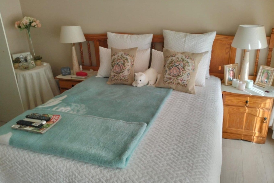 4 Bedroom Property for Sale in Hartenbos Central Western Cape